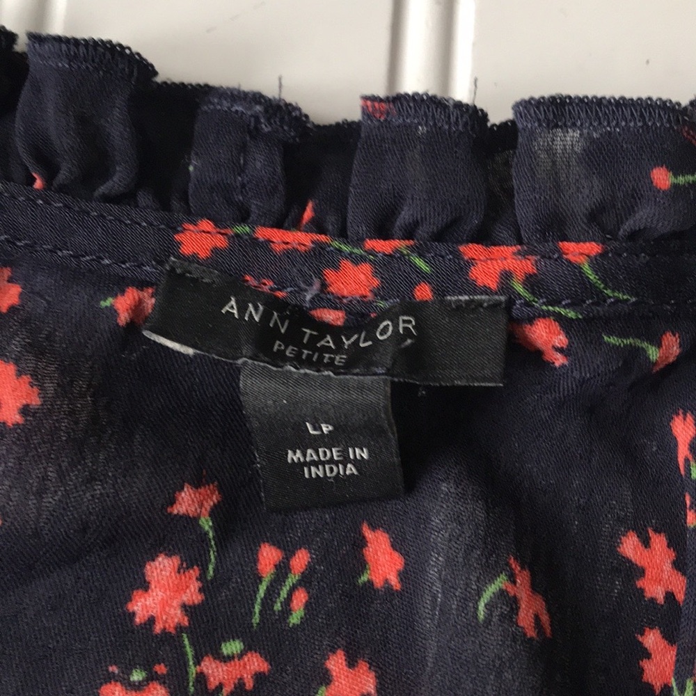 Ann Taylor floral ruffle black red top petite - Picture 2 of 7